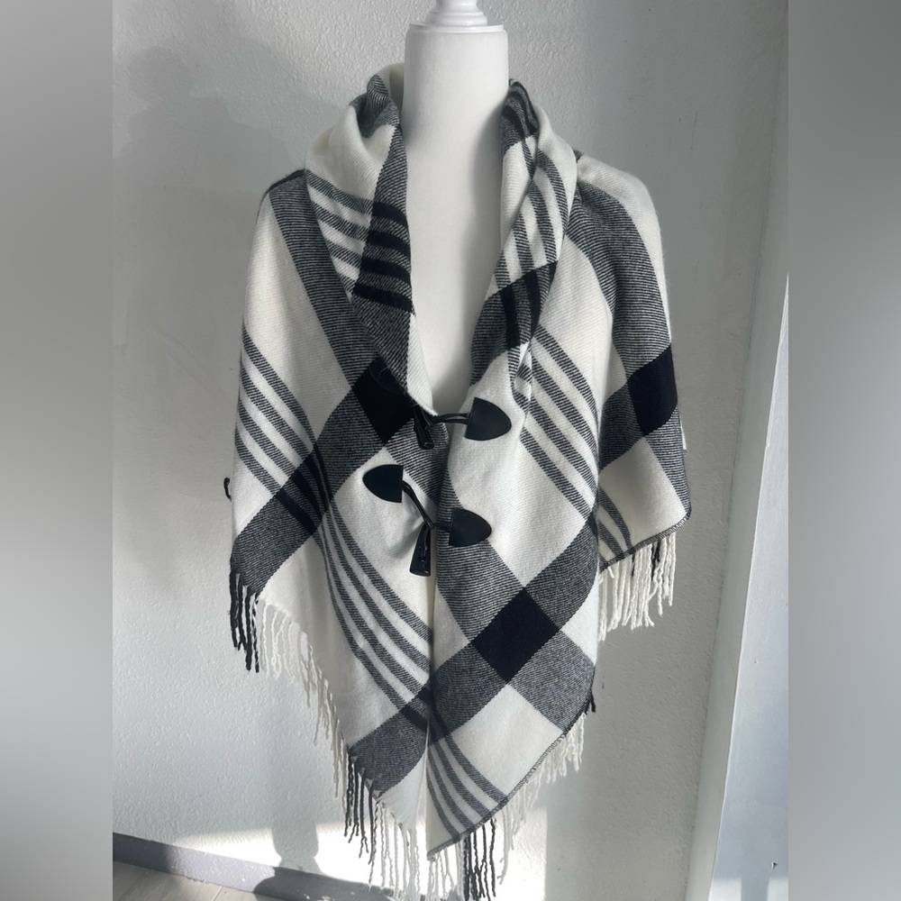 Elegant Black and White Plaid Women's Shawl